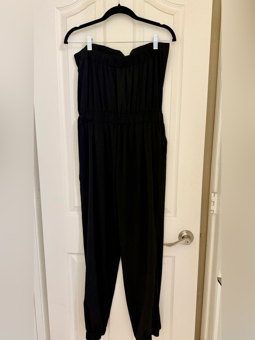 Chic Strapless Black Jumpsuit with pockets